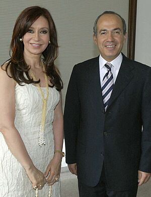 Cristina fernandez de kirchner and felipe calderon 8C95602E8A753CE