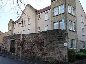 Deanery Wall, Restalrig Road South - geograph.org.uk - 1606900