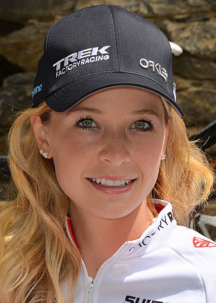 Emily Batty, Trek Factory Racing, 2013 (bright) (cropped)
