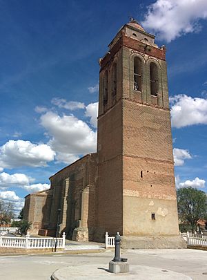 Iglesia de la Asunción de Nuestra Señora, Moraleja de Matacabras 01.jpg