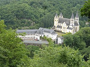 Kloster Arnstein von anderer Lahnseite 2017