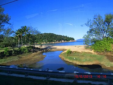 Lagoon View on Magnetic Island - panoramio.jpg