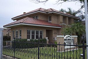 Manoutou House