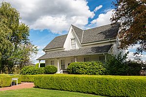 Newell House, Newell Pioneer Village, Champoeg Road - DPLA - fc8d72894f33d4ff5d9993a930f059da