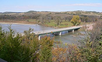 Niobrara River at NE7 bridge.JPG