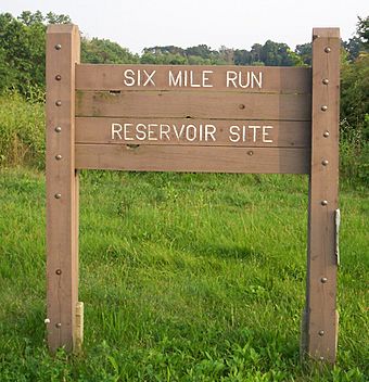 Six Mile Run Reservoir sign (2006).jpg