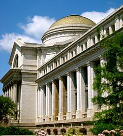 Smithsonian-Museum of Natural History (cropped).jpg