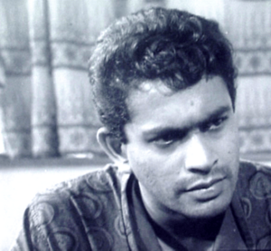 Tony Ranasinghe in a scene from the movie "Delovak Athara".png