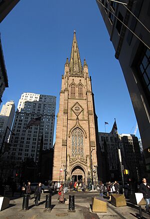 Trinity Church NYC panoramic.jpg