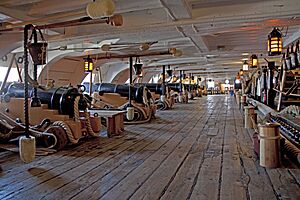 Victory 32pdr gundeck (5694565962)