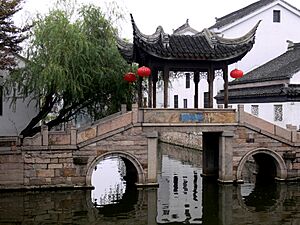 Xi Shi bridge in town of Mudu