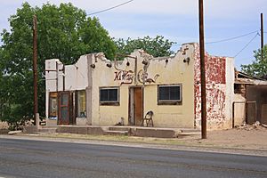 2013-05-17 everywhere is a ghosttown here (Hi Waf Cafe, Valentine TX)