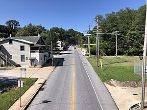 2022-09-15 14 58 54 View north along Pennsylvania State Route 10 (Church Street) from the overpass for the rail line between Pennsylvania State Route 372 (First Avenue) and Main Street in Parkesburg, Chester County, Pennsylvania