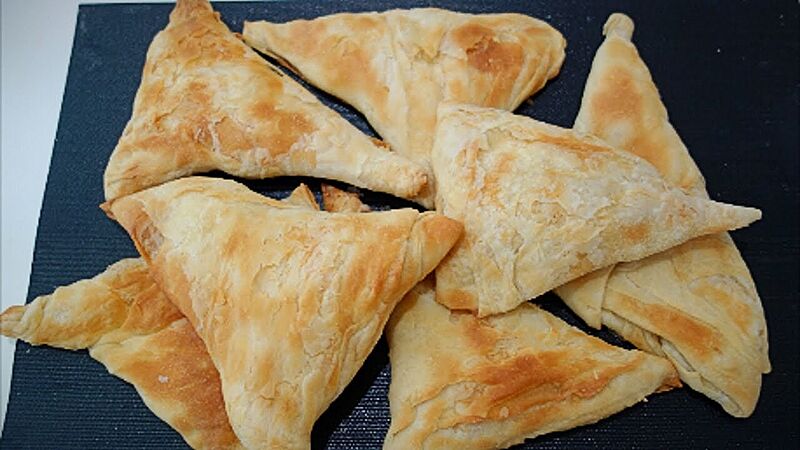 Albanian triangle byrek