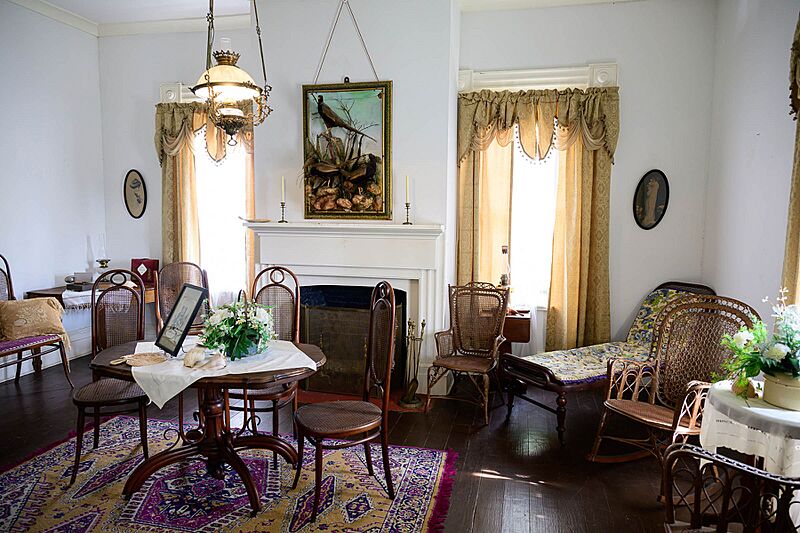 BronsonMulhollandHouse BentwoodParlor