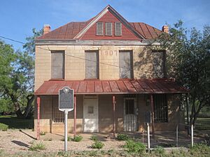 Coke County Jail (1907), Robert Lee, TX IMG 4501