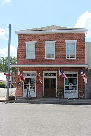 Columbus-tx2016-102(brick-store-house)