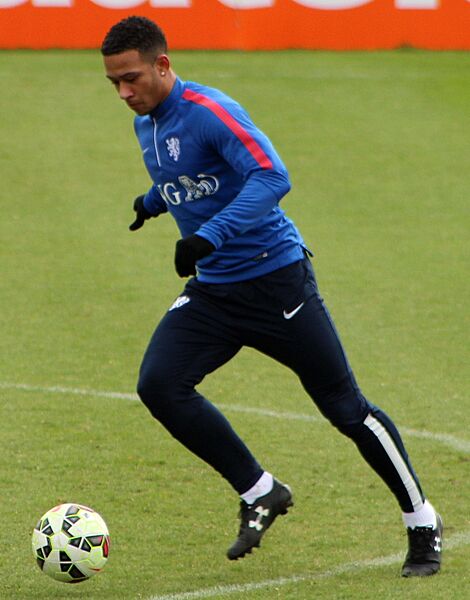 Depay NL Training 2015 (cropped)