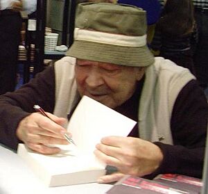 Erol Günaydın signing his biography (2007)