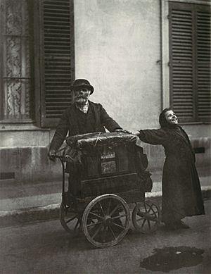 Eugène Atget, Street Musicians, 1898–99