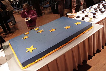 Inaugural cake (15308061113)