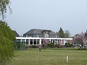 Newcastle Golf Club - Clubhouse - geograph.org.uk - 407961