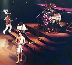 Queen live in Frankfurt, Germany (at the Festhalle, Sept.26 1984)