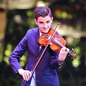 Violine boy Omar Arnaout.jpg