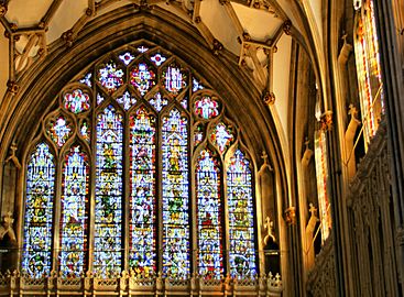 Wells Cathedral HDR photo (2264401553) Golden window crop