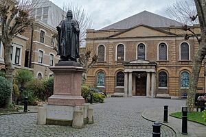 Wesley's Chapel, Methodist church, London.jpg