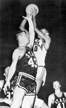 1963 Loyola v Miss State - Vic Rouse shoots
