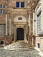 31 - Hôtel d'Assézat - Porte escalier de l'angle nord-ouest