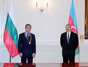 A ceremony was held to decorate Bulgarian President Georgi Parvanov and Ilham Aliyev with high awards