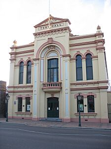 Armidale Town Hall - panoramio