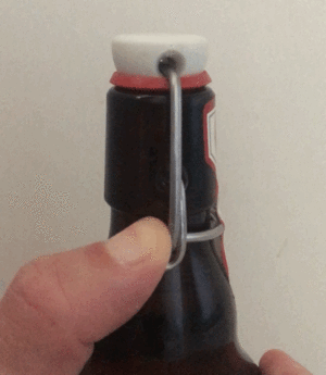 Benutzung eines Bierbügels