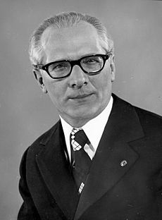 Bundesarchiv Bild 183-R0518-182, Erich Honecker