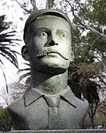 Bust of Hugh Massie.jpg