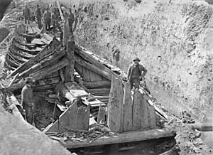 CfL02219 013 museum no. C10384 Utgravning av Gokstadskipet (Gokstad ship excavation 1880. Kulturhistorisk museum UiO Oslo, Norway. License CC BY-SA 4.0)