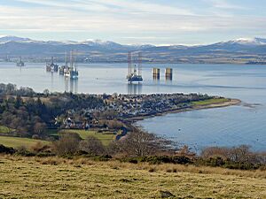 Cromarty from Gallow Hill - geograph.org.uk - 4854915.jpg