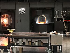 Hot Shop (28790729134)