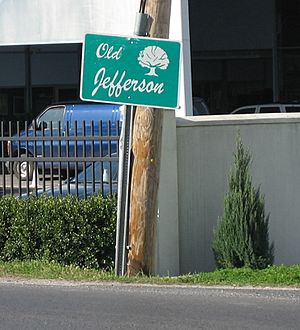 Old Jefferson welcome sign at the boundary with the City of New Orleans