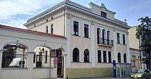 Kamienica Borucha Szepsa współwłaściciela Starzyckiej Manufaktury Dywanów. Obecnie siedziba Urzędu Gminy Tomaszów Mazowiecki. Mościckiego 4