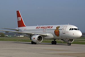 LTU A320 D-ALTD 20060424 STR 800x533