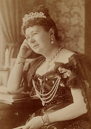 Lady Ishbel Aberdeen 1899 IIAV 15541 (cropped)