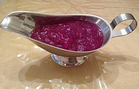 Making cranberry sauce - ready to serve