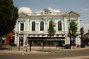 Newport Town Hall - geograph.org.uk - 3562810