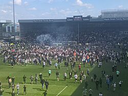 Notts County 3 Boreham Wood 2 postmatch pitch invasion