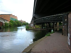 Salford Junction, Grand Union on right
