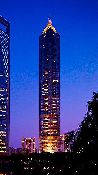 Tower pudong shanghai jinmao tower(cropped)