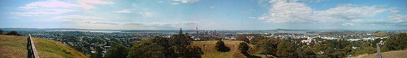 Auckland pan view from mount eden